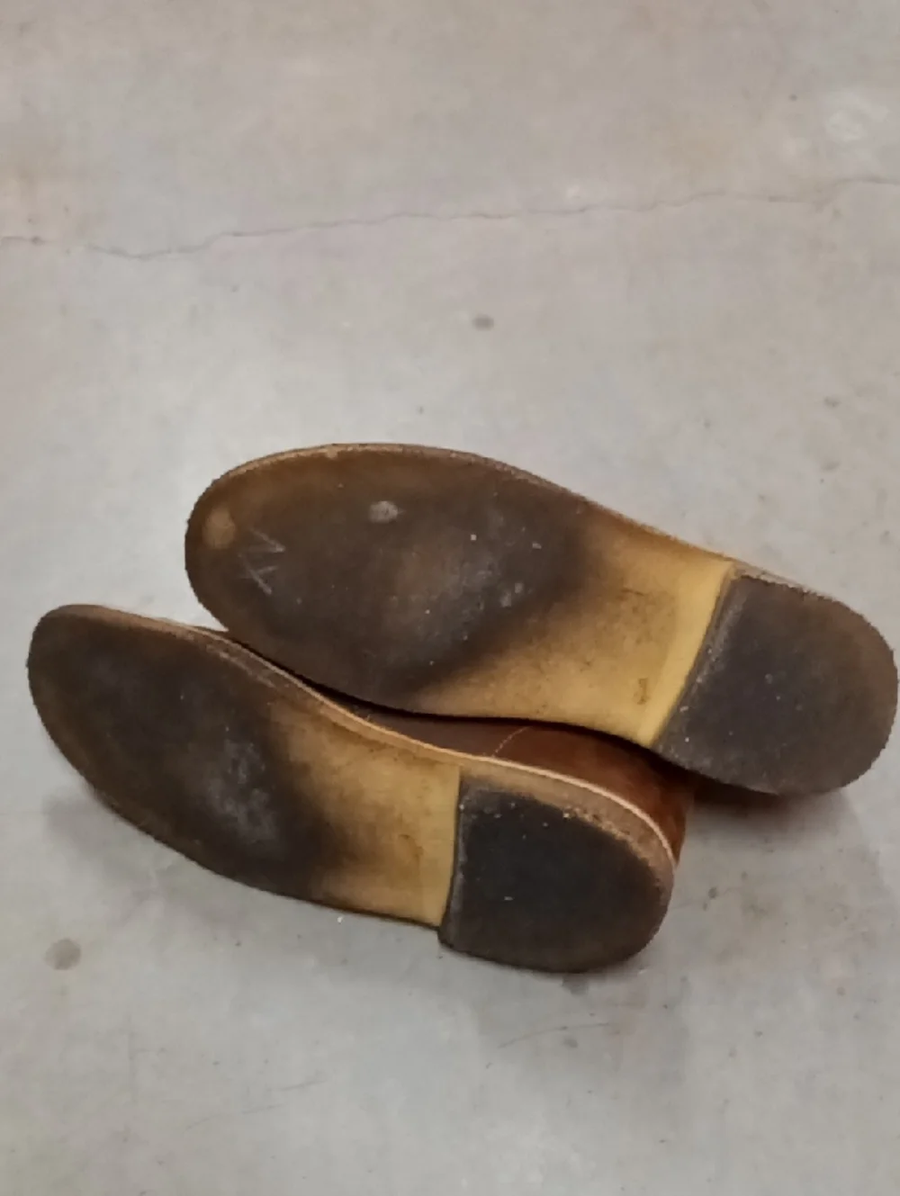 Clark's OG Originals Distressed Oiled Gum Sole Desert Boots Size 13